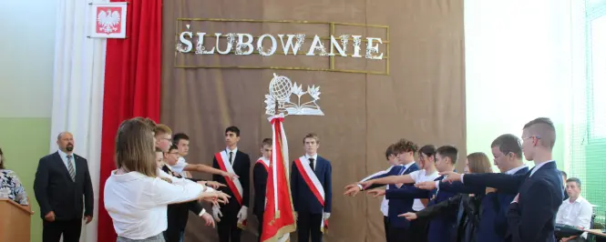Uczniowie klas pierwszych podczas Ślubowania