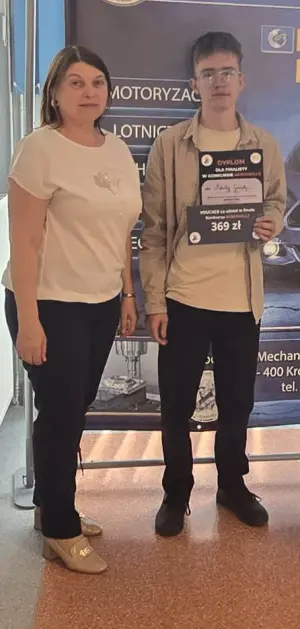Finalista konkursu Aero wraz z opiekunką