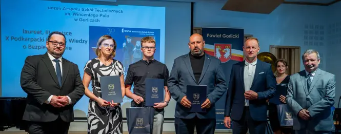 Laureat konkursu w otoczeniu Starosty, rodzica i opiekuna