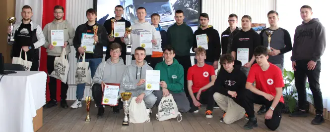 Wspólne zdjęcie uczestników Turnieju Motoryzacyjnego